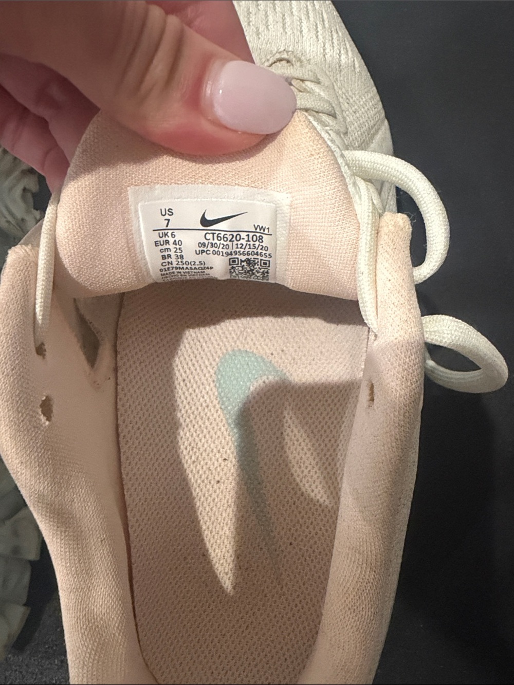 Women's Lightweight Golf shoes in Cream and Blush - Picture 2 of 3